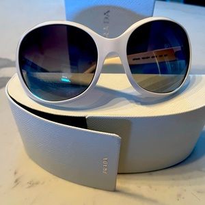 PRADA SUNGLASSES 🕶 Authentic!🕶SPR 040 7S3-3M1